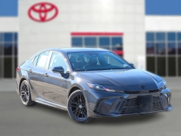 Toyota Camry SE (Natl) 2026