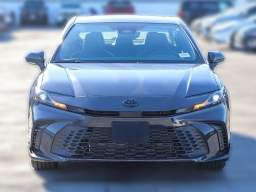 Toyota Camry SE (Natl) 2026