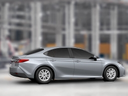 Toyota Camry LE (SE) 2026