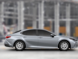 Toyota Camry LE (SE) 2026