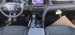 Toyota Camry LE (Natl) 2026