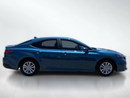 Toyota Camry LE (Natl) 2026