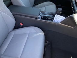 Toyota Camry LE (Natl) 2026