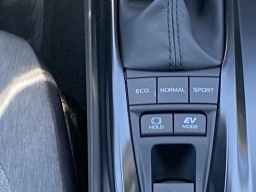 Toyota Camry LE (Natl) 2026
