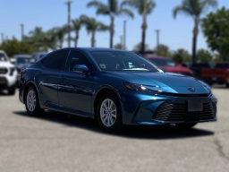 Toyota Camry LE (Natl) 2026