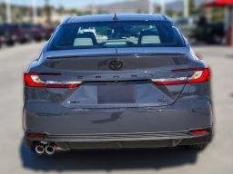 Toyota Camry SE (Natl) 2026