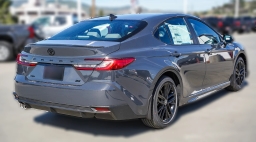 Toyota Camry SE (Natl) 2026