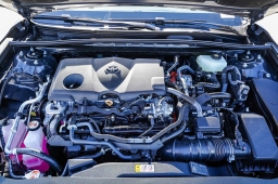 Toyota Camry SE (Natl) 2026