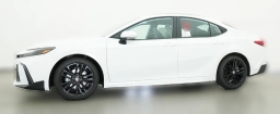 Toyota Camry SE (Natl) 2026
