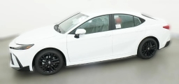 Toyota Camry SE (Natl) 2026
