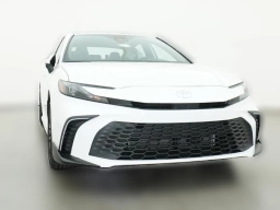 Toyota Camry SE (Natl) 2026