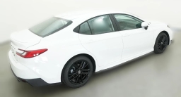 Toyota Camry SE (Natl) 2026