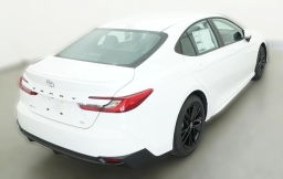 Toyota Camry SE (Natl) 2026