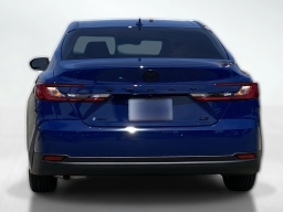 Toyota Camry LE (Natl) 2026