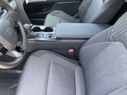 Toyota Camry LE (Natl) 2026
