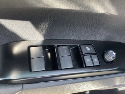Toyota Camry LE (Natl) 2026