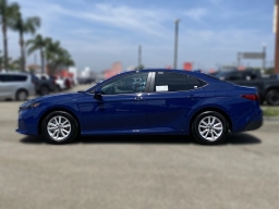 Toyota Camry LE (Natl) 2026