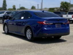 Toyota Camry LE (Natl) 2026