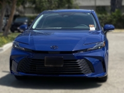 Toyota Camry LE (Natl) 2026