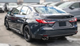 Toyota Camry SE (Natl) 2026