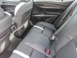 Toyota Camry SE (Natl) 2026