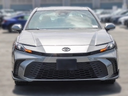 Toyota Camry SE (Natl) 2026