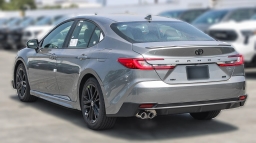 Toyota Camry SE (Natl) 2026
