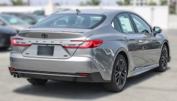 Toyota Camry SE (Natl) 2026