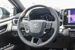 Toyota Camry SE (Natl) 2026