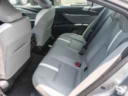 Toyota Camry SE (Natl) 2026