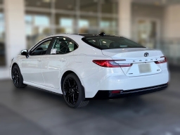 Toyota Camry XLE (Natl) 2026
