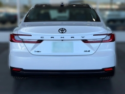 Toyota Camry XLE (Natl) 2026