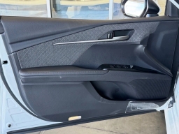 Toyota Camry XLE (Natl) 2026