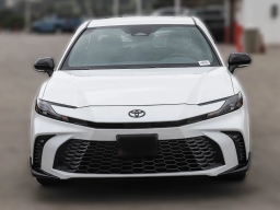 Toyota Camry SE (Natl) 2026