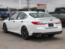 Toyota Camry SE (Natl) 2026