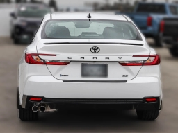 Toyota Camry SE (Natl) 2026