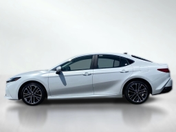Toyota Camry XLE (Natl) 2026