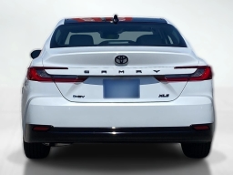 Toyota Camry XLE (Natl) 2026