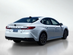 Toyota Camry XLE (Natl) 2026