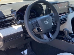 Toyota Camry XLE (Natl) 2026