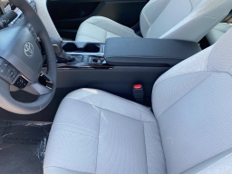 Toyota Camry XLE (Natl) 2026