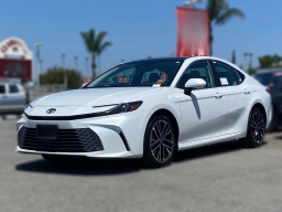 Toyota Camry XLE (Natl) 2026