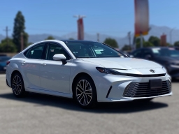 Toyota Camry XLE (Natl) 2026