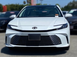 Toyota Camry XLE (Natl) 2026