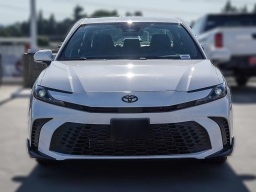 Toyota Camry SE (Natl) 2026