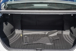 Toyota Camry SE (Natl) 2026