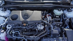 Toyota Camry SE (Natl) 2026