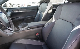 Toyota Camry SE (Natl) 2026