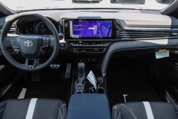 Toyota Camry SE (Natl) 2026