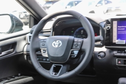 Toyota Camry SE (Natl) 2026